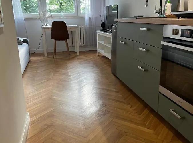 Przytulna Kawalerka Typu Warszawa